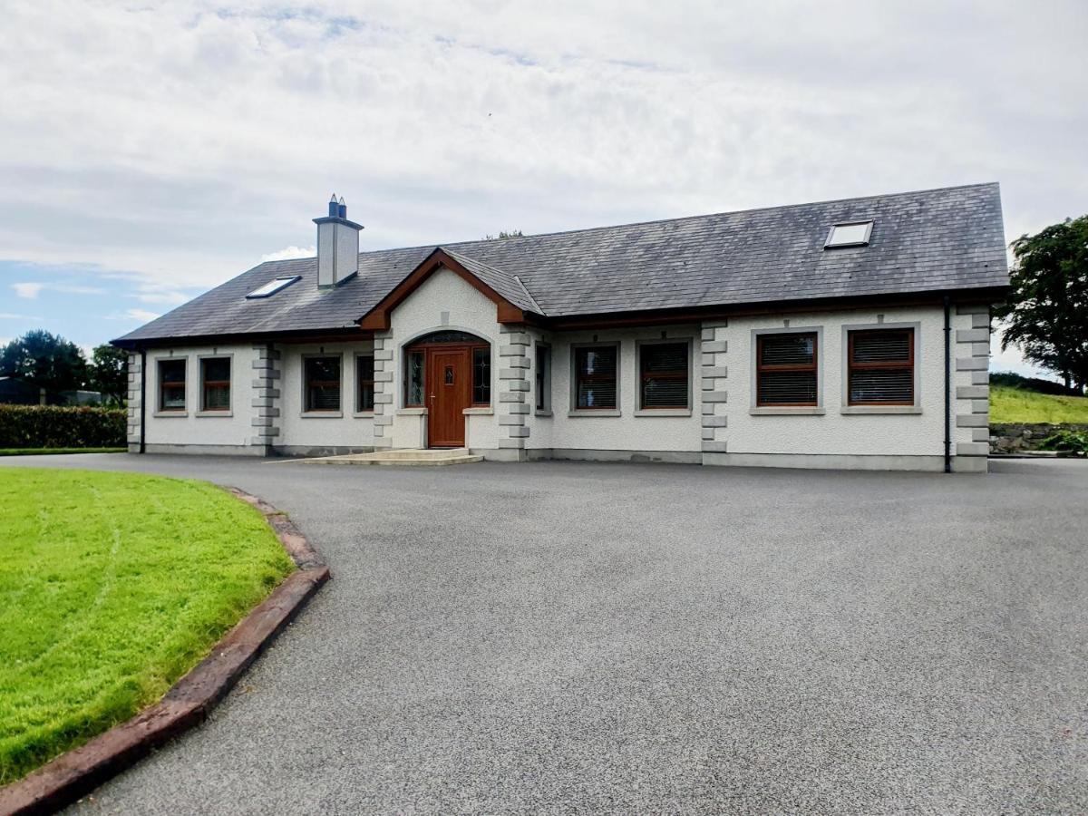 Urkers' Guest Accommodation Crossmaglen Exterior photo